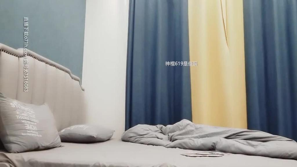 《李八八全国探花》俏丽小骚妇饿很久了，看到肉棒便迫不及待 预览截图 1