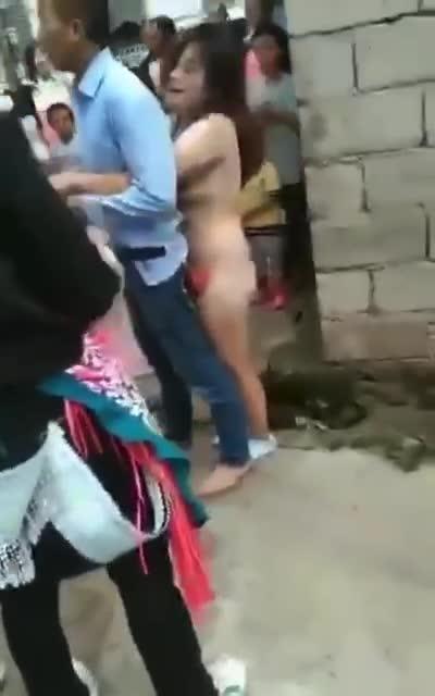 门事件,村里有人抓奸啦!人人喊打 预览截图 4