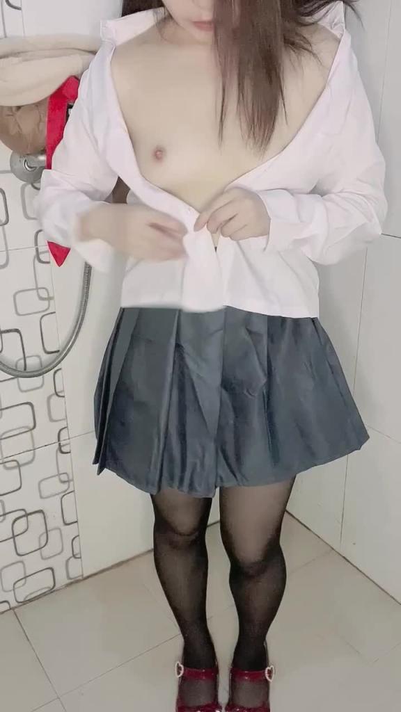 学生妹丝袜塞逼 预览截图 2