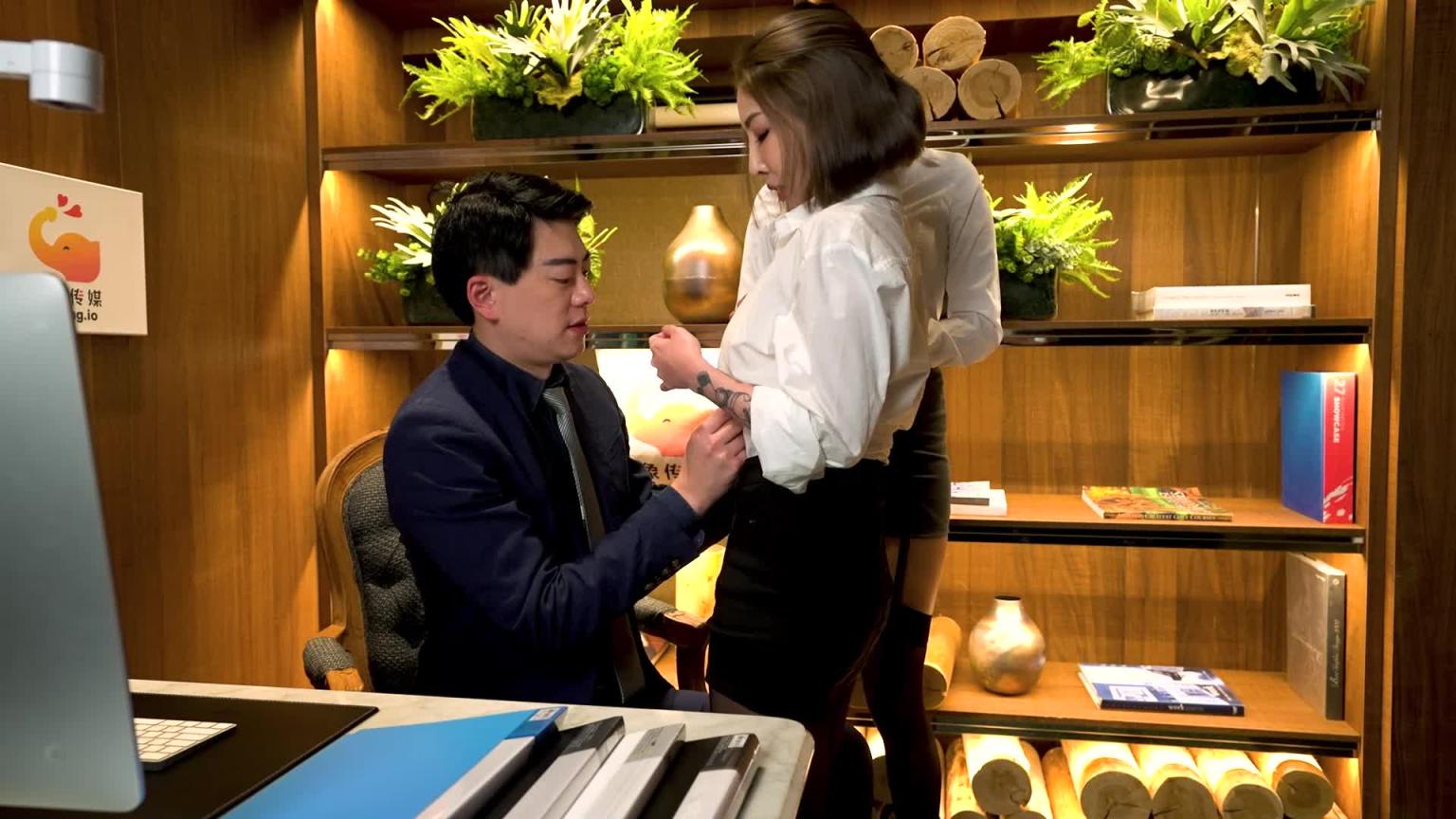 【大象传媒】Stacy x 米欧 办公室淫乱秘密 预览截图 2