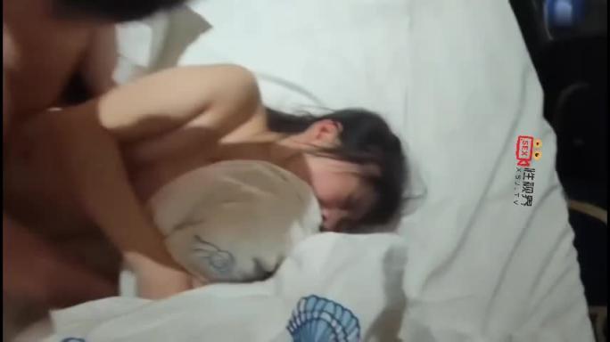 【重磅泄露】成都青羊区闷骚人妻被调教开发群P 预览截图 9