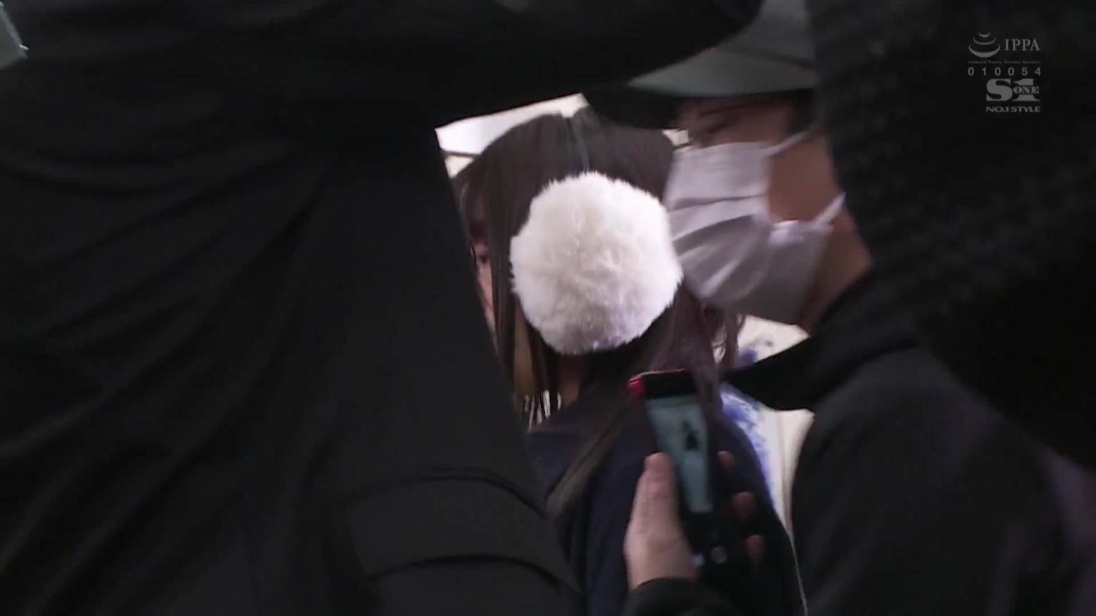 国民偶像胁迫痴汉 无法出声遭脱下制服强制插入 松田美子 SSNI-200 预览截图 3