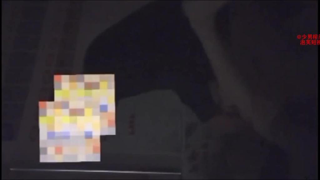 🐶海角乱伦🐶家庭乱伦老婆怀孕了把已经离异还有几分姿色的岳母和小姨子拿下 预览截图 3