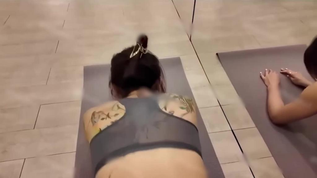 私人健身教练‼ ️ 费爵女那健身房的发泄 预览截图 6
