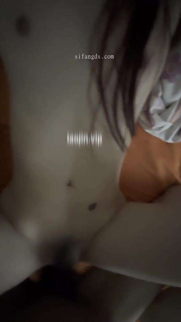 原档泄密 极品女大学生校花,第一视角性爱,很有代入感,真实露脸,雪白肌肤 预览截图 6