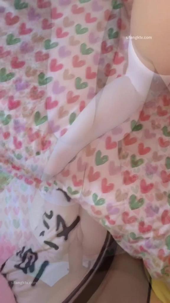 【爆奶嫩妹】极品身材嫩妹女友『一只小嘤嘤』啪啪内射性爱私拍流出 手抓爆乳屌操嫩穴超爽啊 爆乳篇 预览截图 5