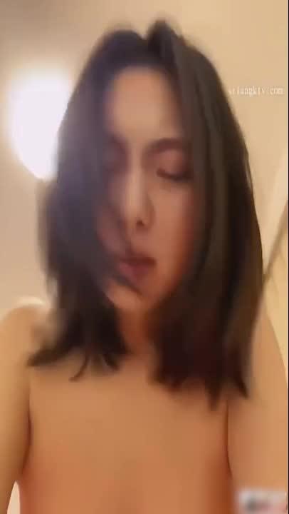 EBGH奶超大女友骑在身上摇 本土无套! 预览截图 11