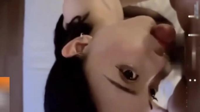 颜值超高伪娘人妖把鸡巴玩硬闺蜜相互口交射一嘴 预览截图 11