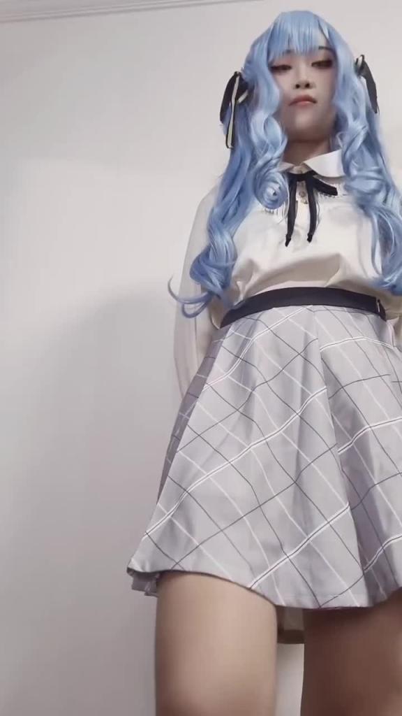 Cos骚女 脱下袜子 细狗 给我舔 预览截图 1