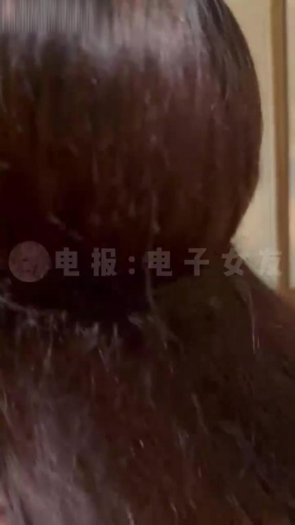 红色情趣战衣!最懂男人的还得是美女风韵犹存 预览截图 6