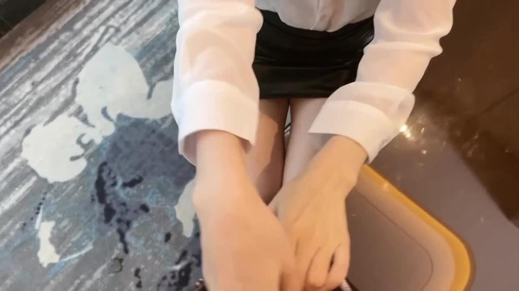 女上司办公室自慰 被下属按在跨下勐肏 小穴极限包裹肉棒榨射 预览截图 2