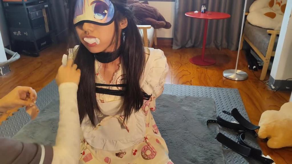【绳欲club】小羊妹妹的单人玩具体验,06年刚满18岁的小妹妹 高强度郊狼电击 铁链吊缚 丝袜塞嘴 放置强高 预览截图 10