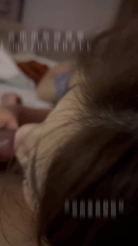 掌中宝型美乳女孩喜欢骑马做爱 预览截图 4