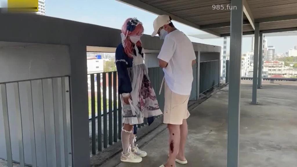 洛丽塔妹妹下体真空拍写真,被摄影师强行天台中出 预览截图 3