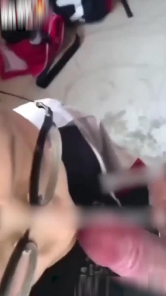 【吃瓜爆料_南通一中校服事件】少女穿着校服在学校附近小区楼道卖淫 口交一次五十块钱 预览截图 11