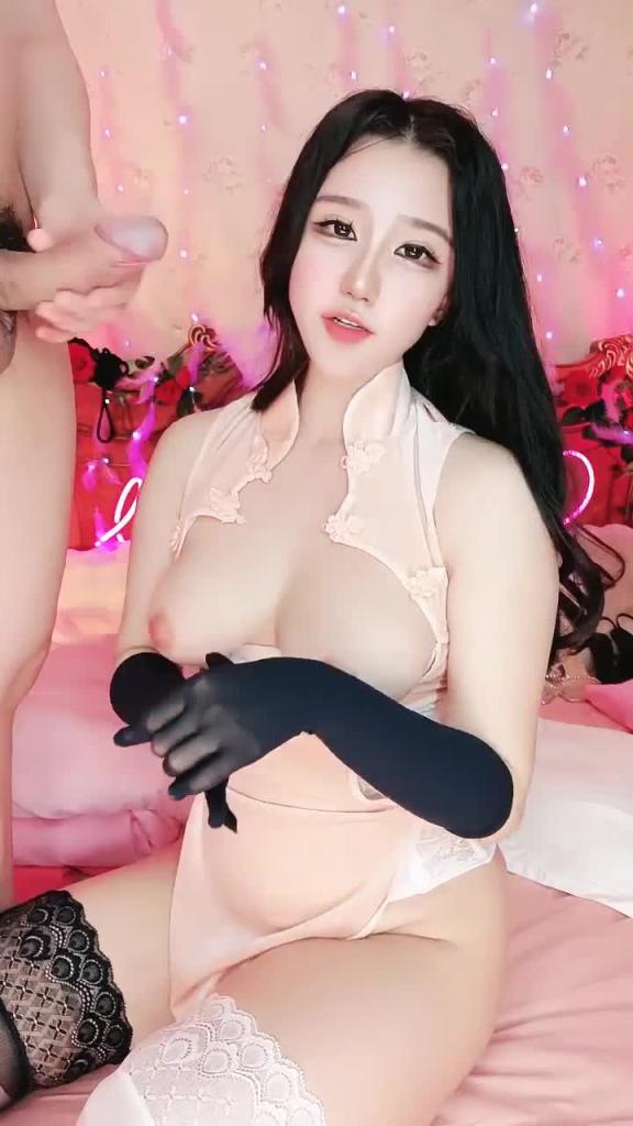 黑色礼花 仙女主播下凡吃凡人鸡巴 预览截图 4