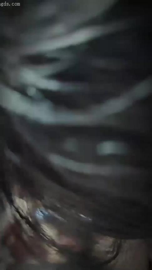 纯少女福利姬【爱万雄雄】高潮痉挛的敏感女孩的美妙性体验 预览截图 1