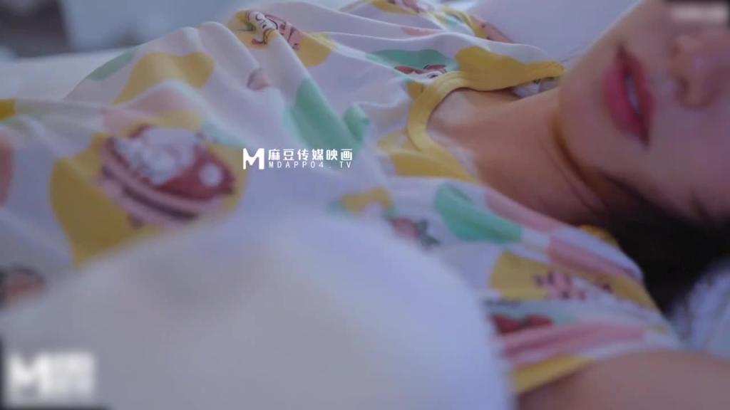 麻豆传媒 夏雨荷 姐姐的身体 被血气方刚的弟弟侵犯 预览截图 5