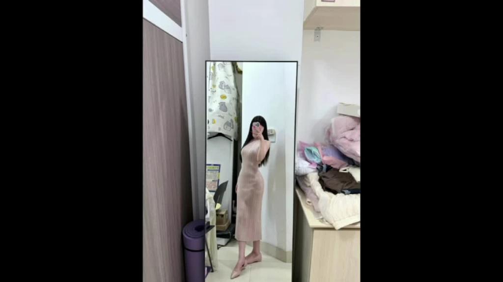 江苏苏州 大学在读青春少女 颜值高清纯可爱又带点反差萌 活力满满 私下性感撩人 热爱生活乐趣 预览截图 1