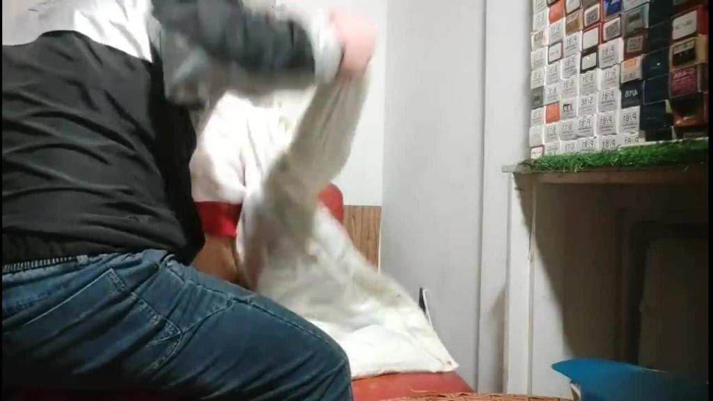 【大内密探探花】约良家少妇,一来就伸进内裤摸穴,拔下裤子就要操,按双腿爆插大屁股,后入爽翻天 预览截图 3