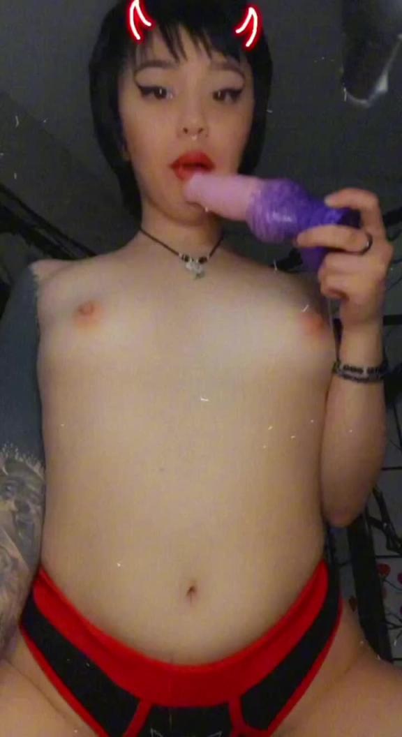 紫色玩具魅惑露胸露穴之夜#puppiloli 预览截图 4