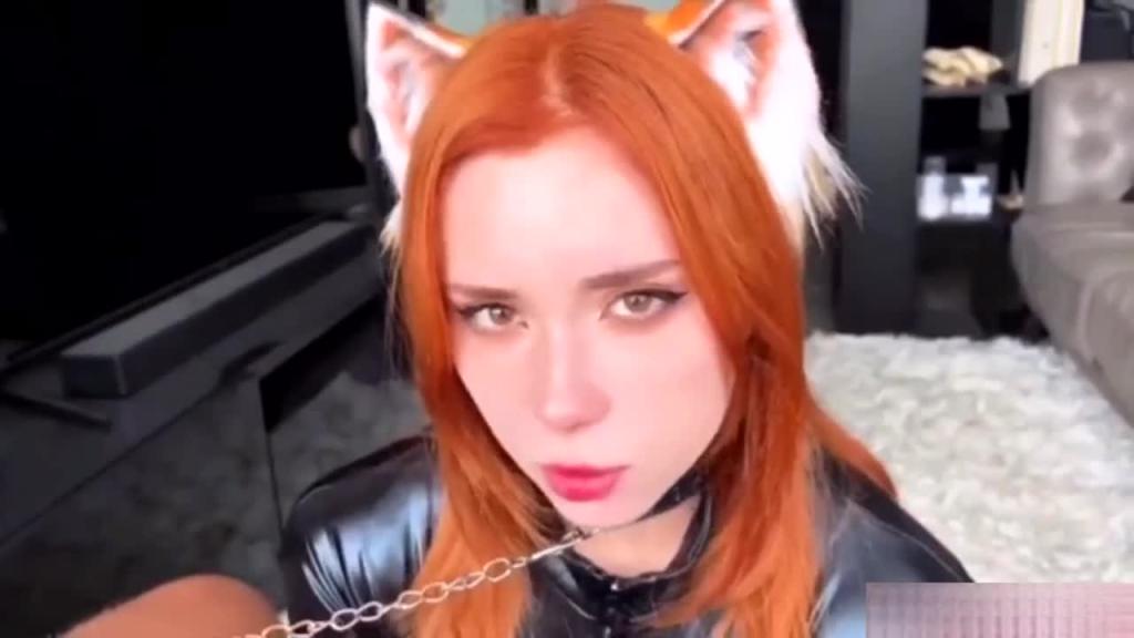 角色扮演猫女的口交技术 预览截图 1