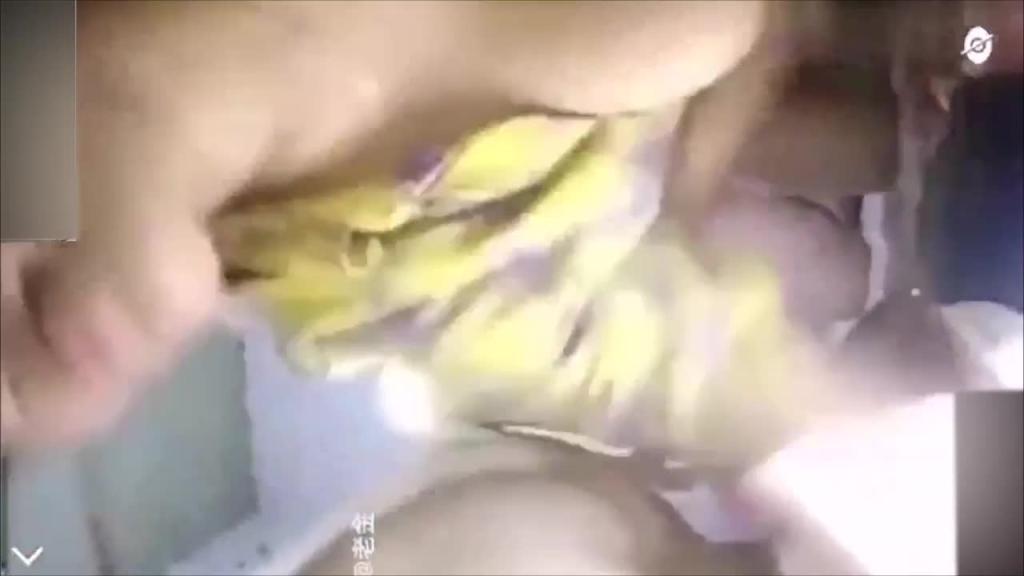 【国内真实奇葩家庭乱伦合集】姐弟父女母子一家5口大乱交 预览截图 10