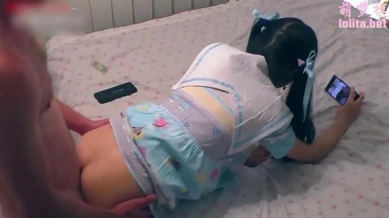 【父女乱伦】禽兽父亲从小调教女儿淫乱人生② 预览截图 6