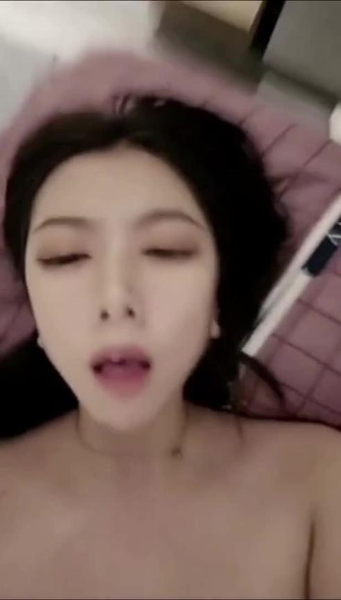 极品美尻女主播激情性爱 预览截图 4