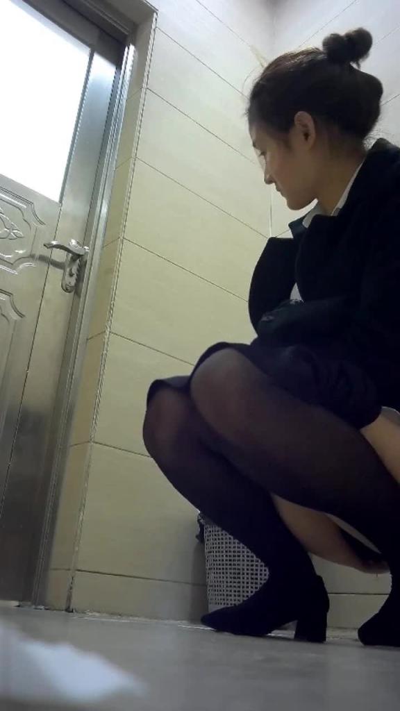 厕所偷拍合集，看骚逼如何撒尿，都是极品 预览截图 7