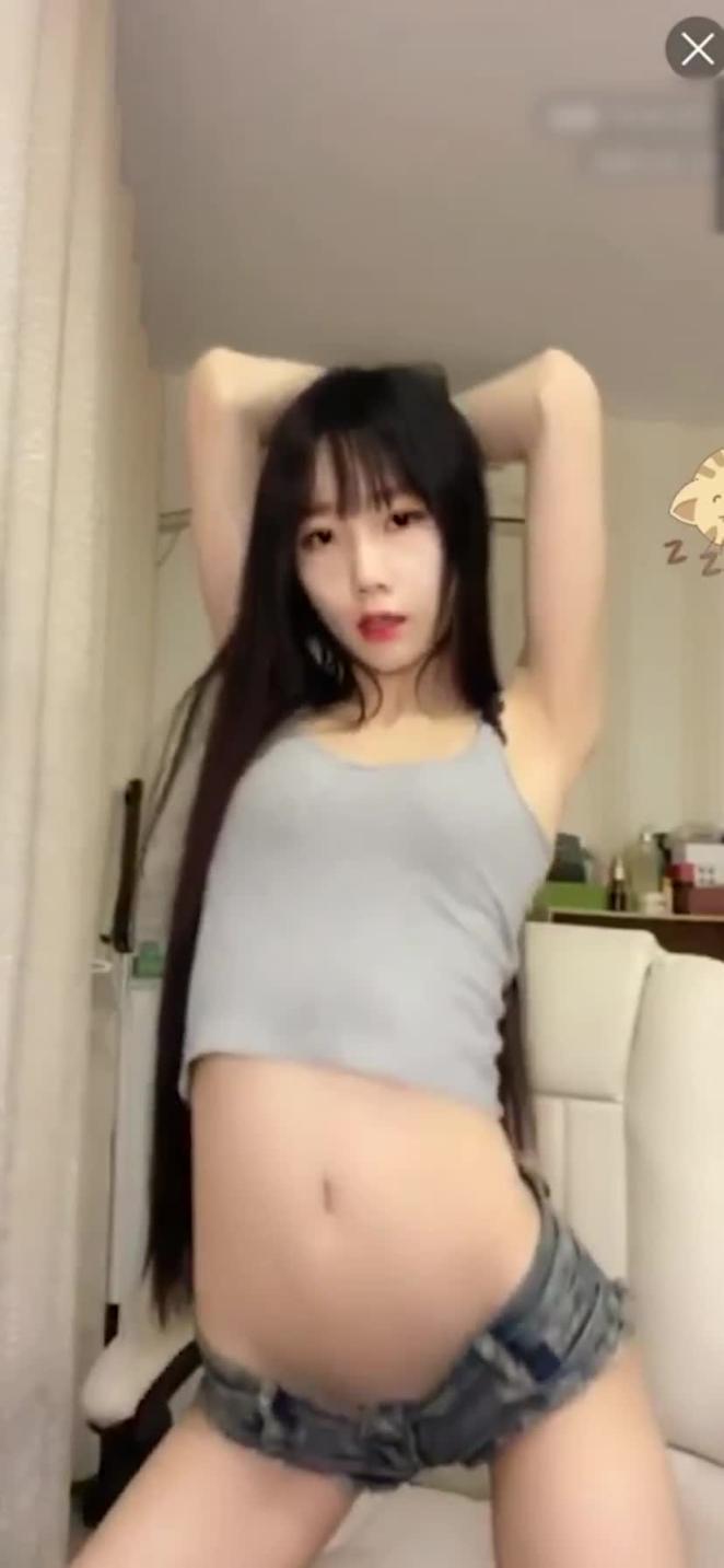 极品网红八月未央露脸火辣热舞 预览截图 9