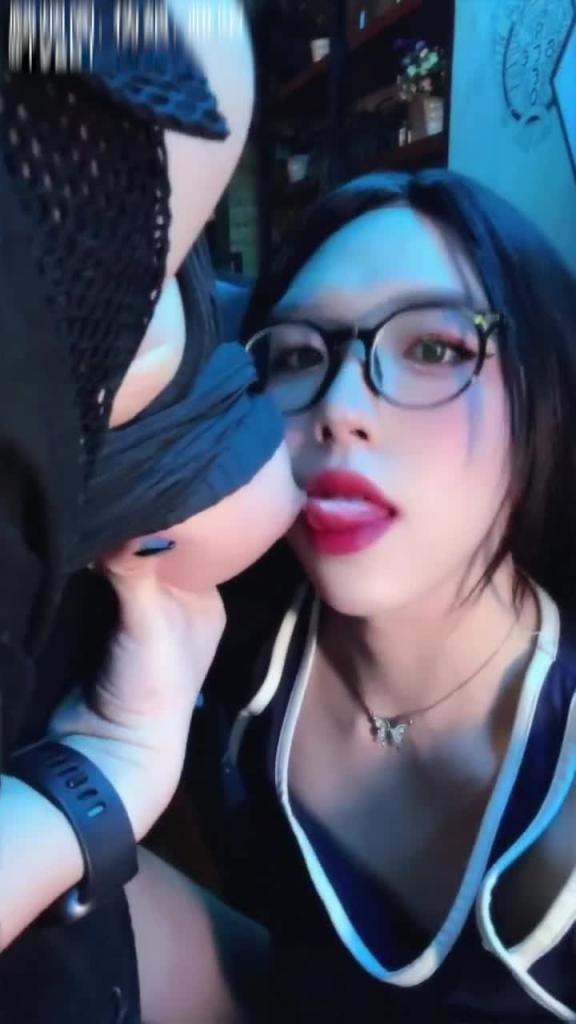 水滴状的奶子太漂亮了狠很吸入 预览截图 1