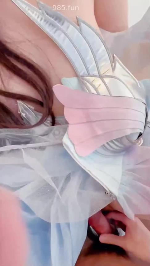 真实乱伦原创-给大舅家女儿送衣服,撞见表妹洗澡 预览截图 11