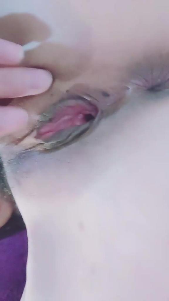 娇滴滴颜值妹妹!炮友操逼!肛塞菊花好骚,埋头贪婪吃吊,骑乘位洞口磨蹭蹭蹭入 预览截图 3
