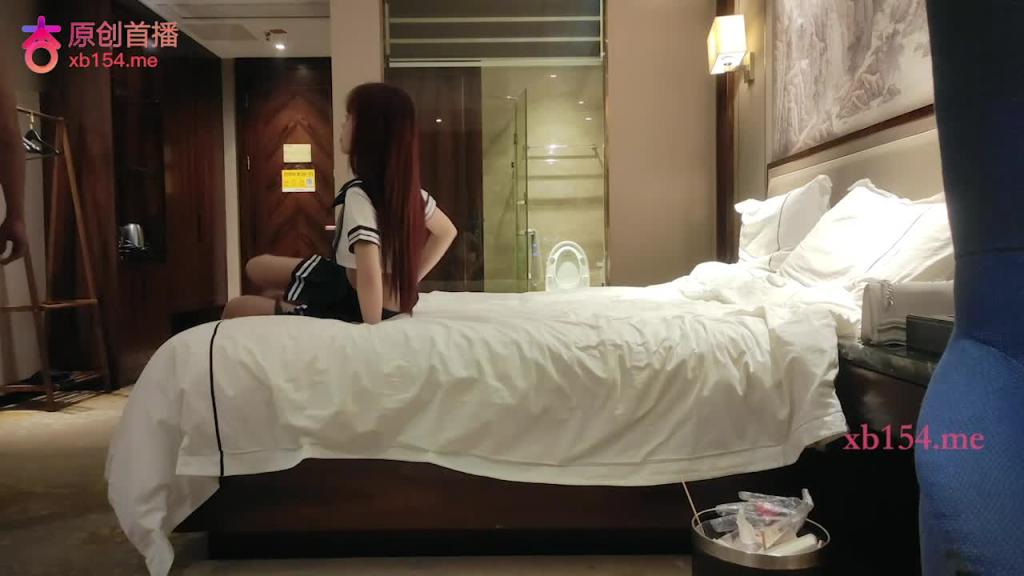 杏吧李白8 - 穿JK的小学妹很青涩,顶到子宫口会骚叫 预览截图 2