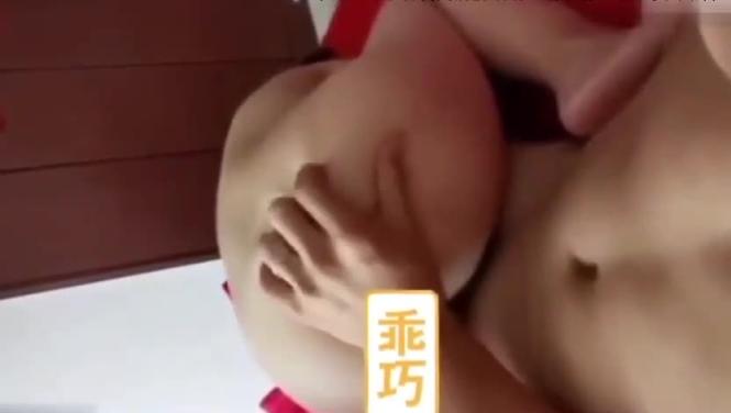 2婚礼现场闹洞房-真实新娘婚前试婚纱偷情摄影师双飞喝醉伴娘 预览截图 5