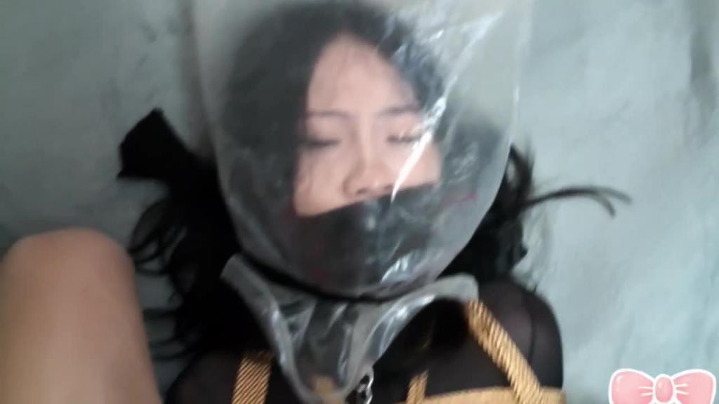 《真女与伪娘》潇潇女王强力逆袭美美,圈养期间严密捆绑狂虐美美 预览截图 4