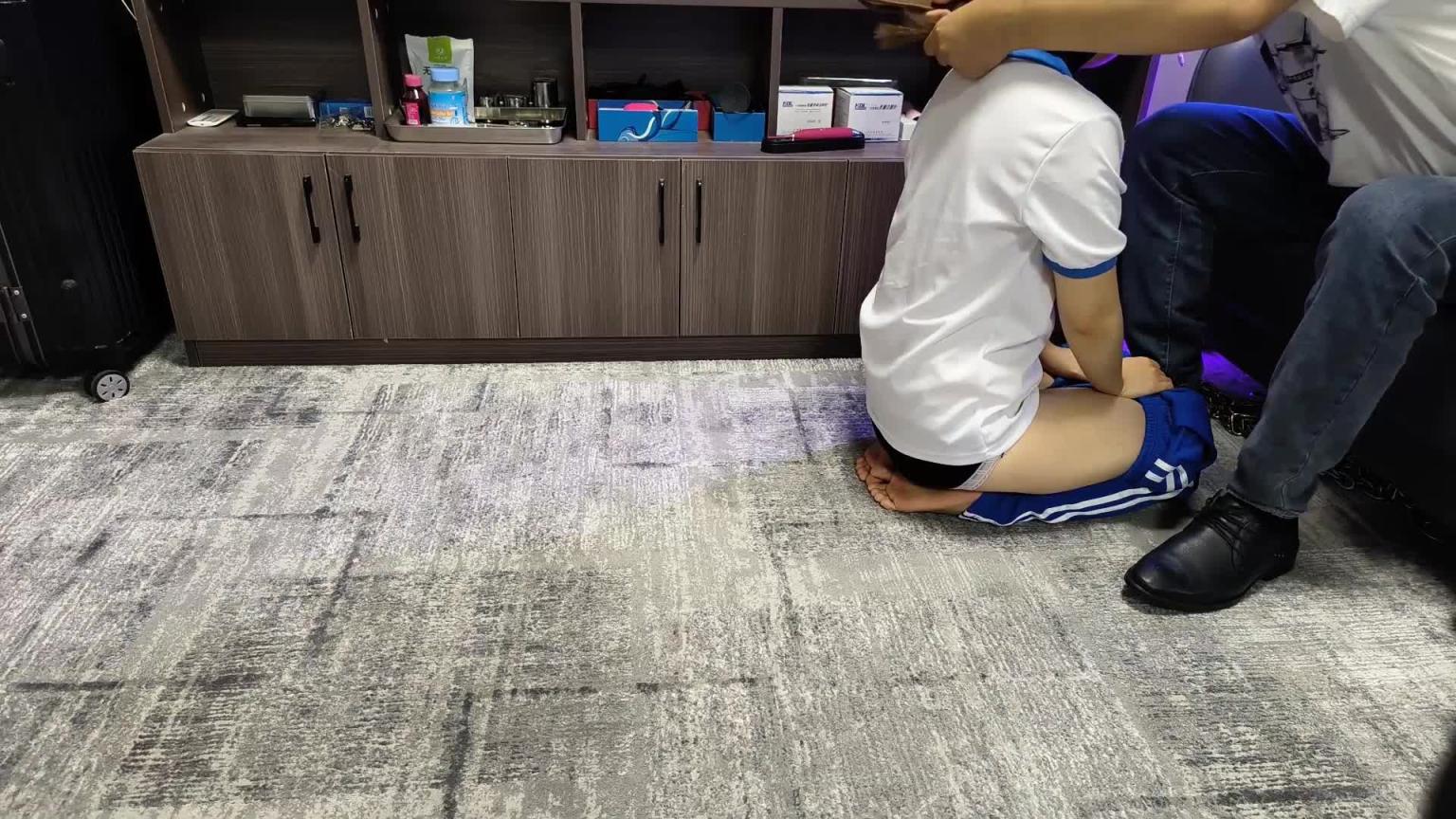 青涩少女与BT叔叔 K耳光 羞辱 强高 玩胸 虐阴 边缘控制 疯狂骑乘输出 预览截图 2