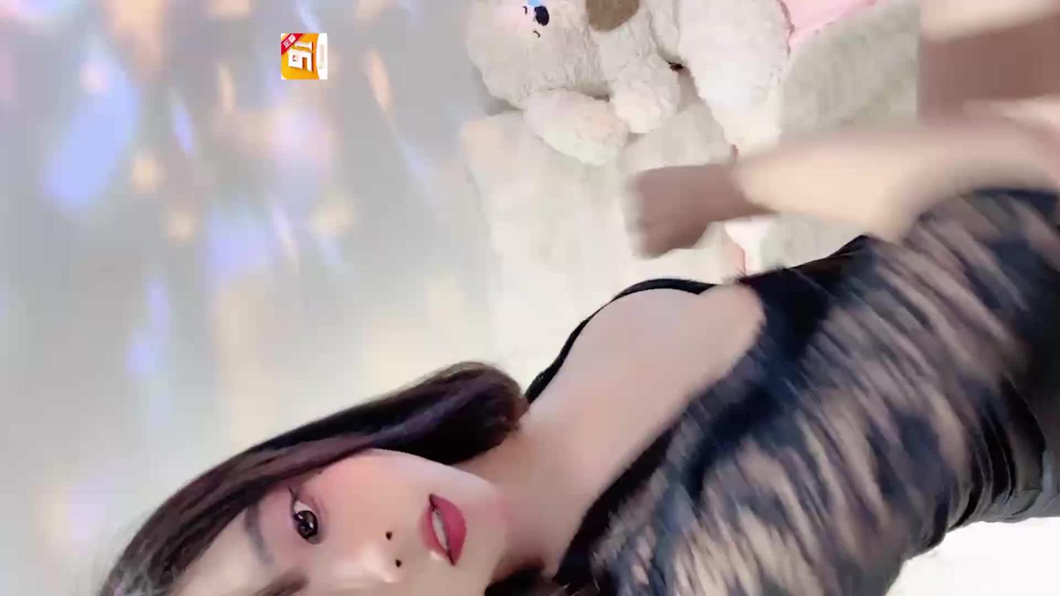高颜值美胸少女【大奶妹】淫语挑逗网友 预览截图 10