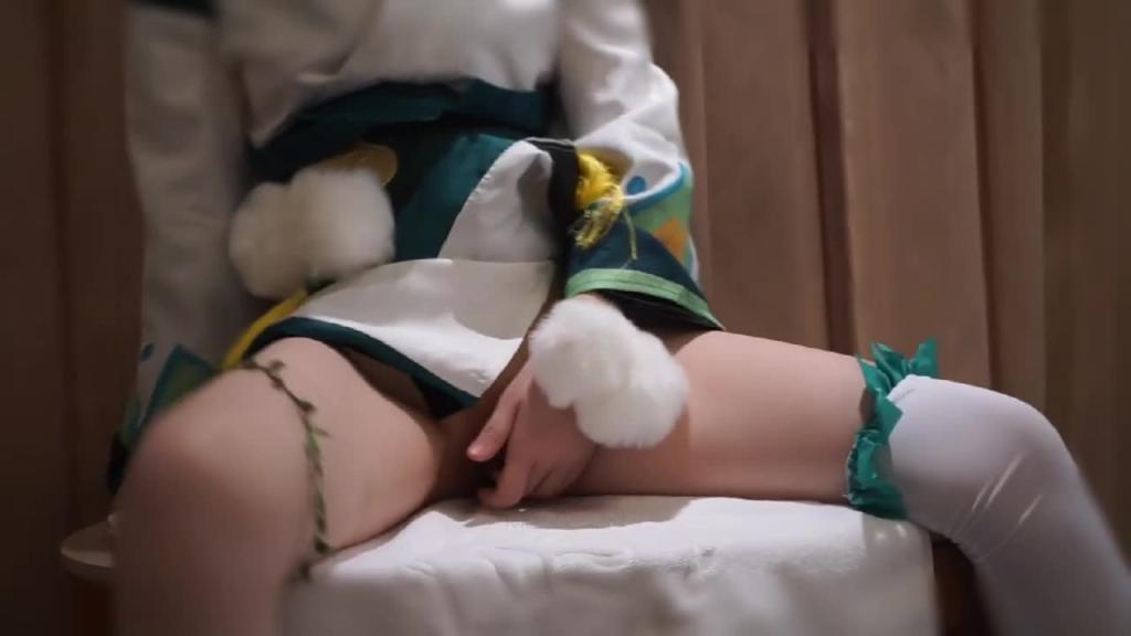 少女映画cos写真莹草后入自慰cos 预览截图 11