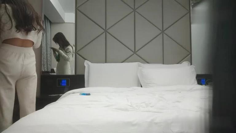 出差小白领圆乳无毛小粉逼拼房出轨玩嗨了 预览截图 12