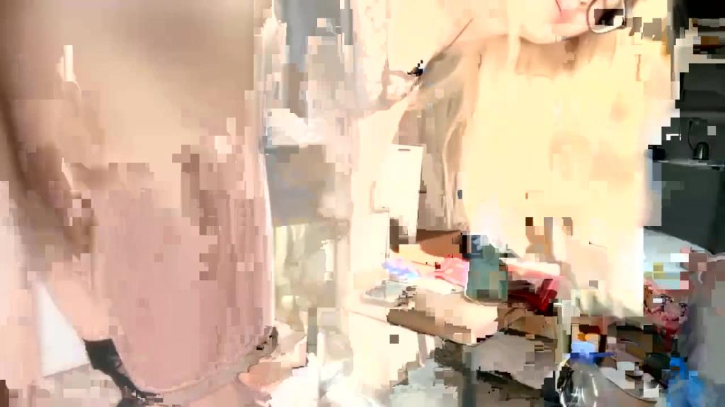 【重磅黑料】住建局领导偷情女下属,好逼都让猪操了,极品美女被领导玩弄 预览截图 1