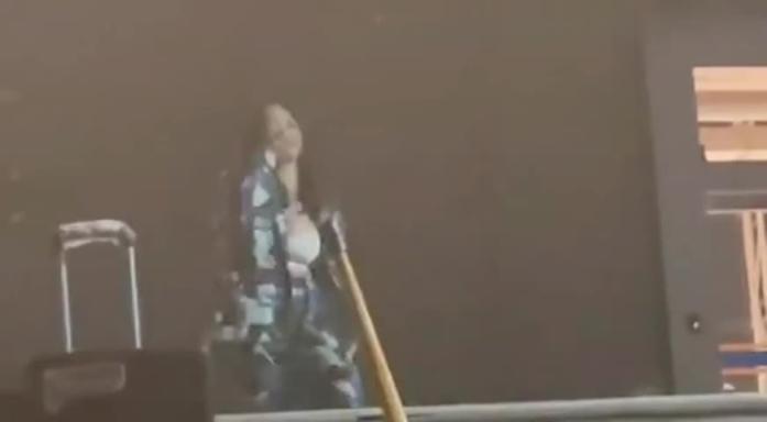某高校军训晚会才艺表演露奶门事件 预览截图 8