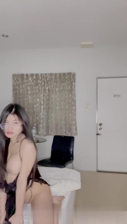 性感睡衣扭臀诱惑 预览截图 9