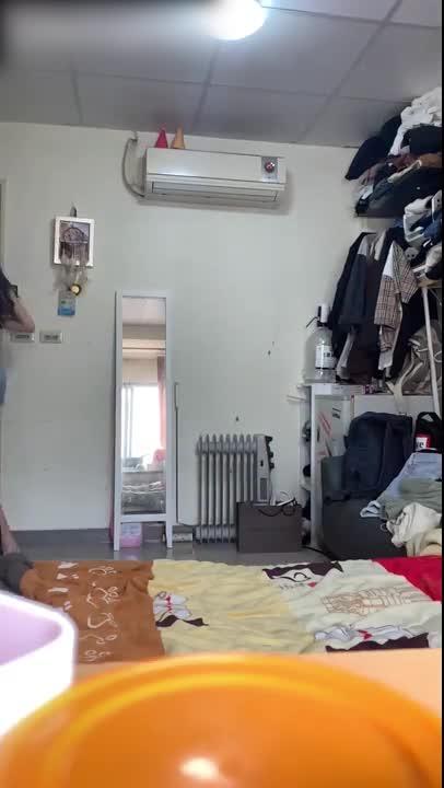 TWZ知名模特儿换衣服被偷拍 预览截图 6