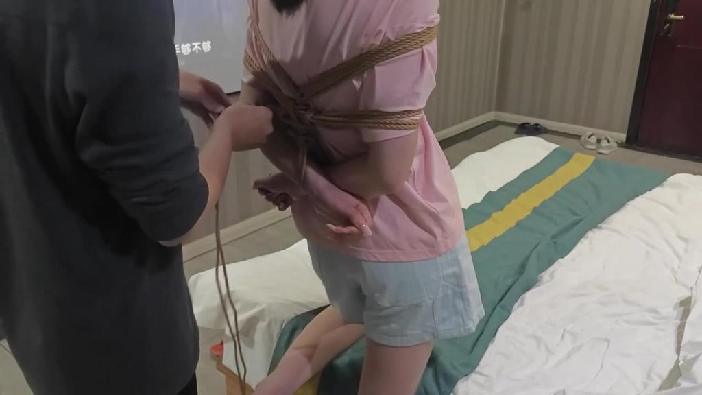 【BGM工作室】新模沫沫首绑体验,丝足特写及弓形驷马尝试 预览截图 9