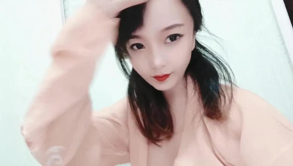 少女和继父乱伦 预览截图 3