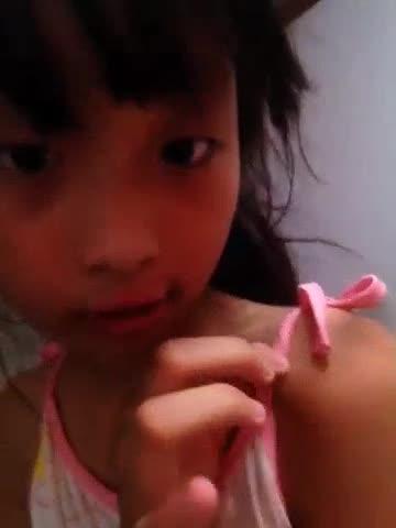 ⼗⼀岁妹妹激情演绎,扒开裤⼦玩弄⼩嫩⽳ 预览截图 11