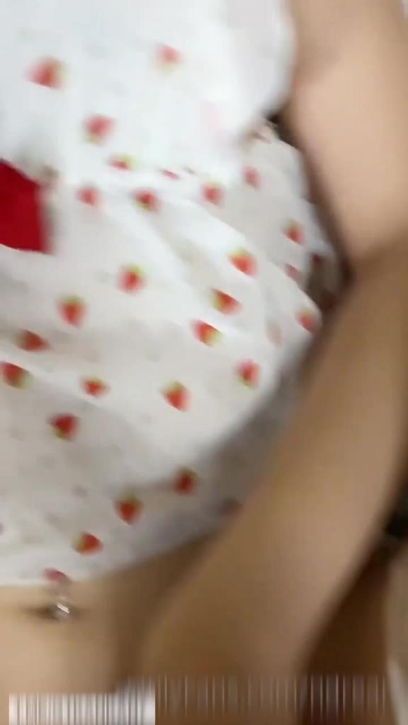 雪白嫩胸细腰的女神，小爱心情趣内衣可真诱惑我 预览截图 5