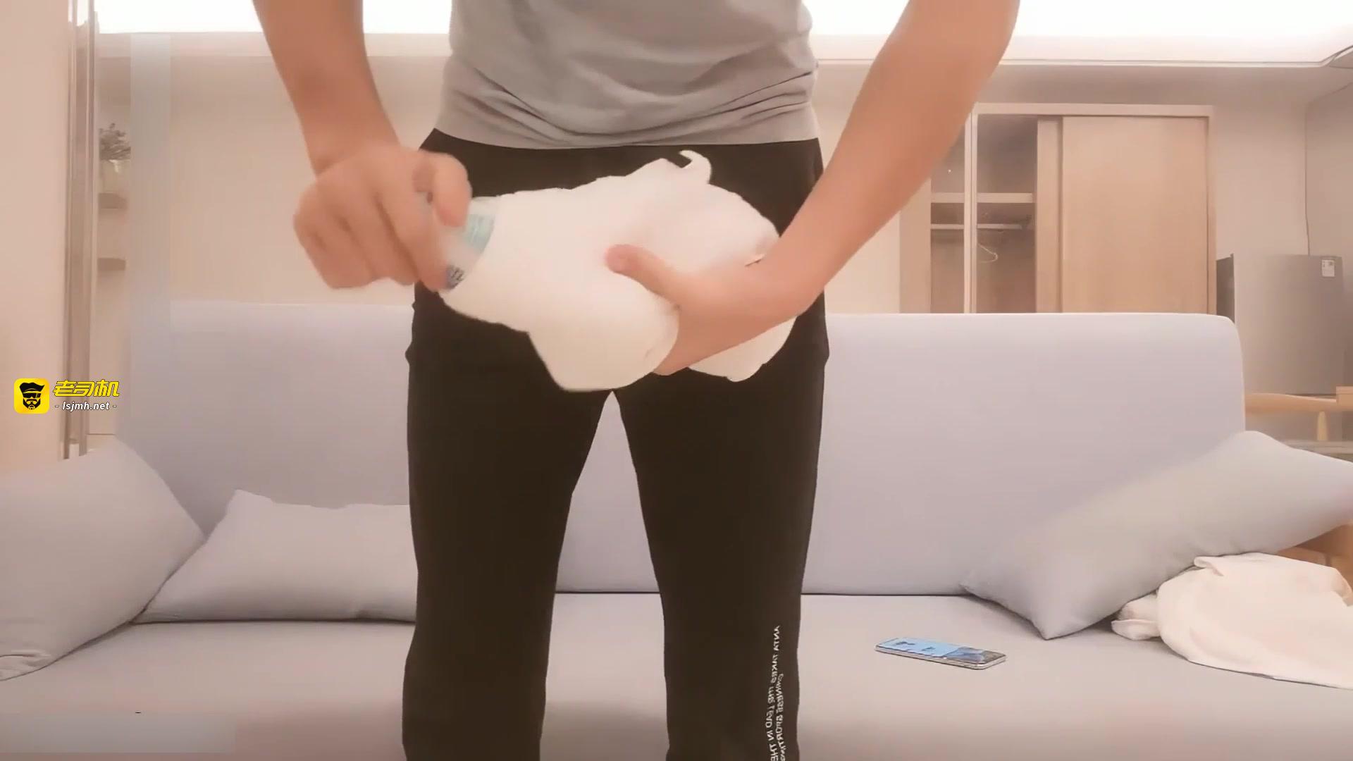 【再续前缘 我们恋爱啦】经过上次和兄弟二人的轮流插逼后,选择和大哥谈恋爱了! 预览截图 1